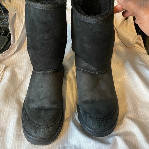 UGG AUSTRALIA WOMEN'S MICHAELA - Picture 2 of 9